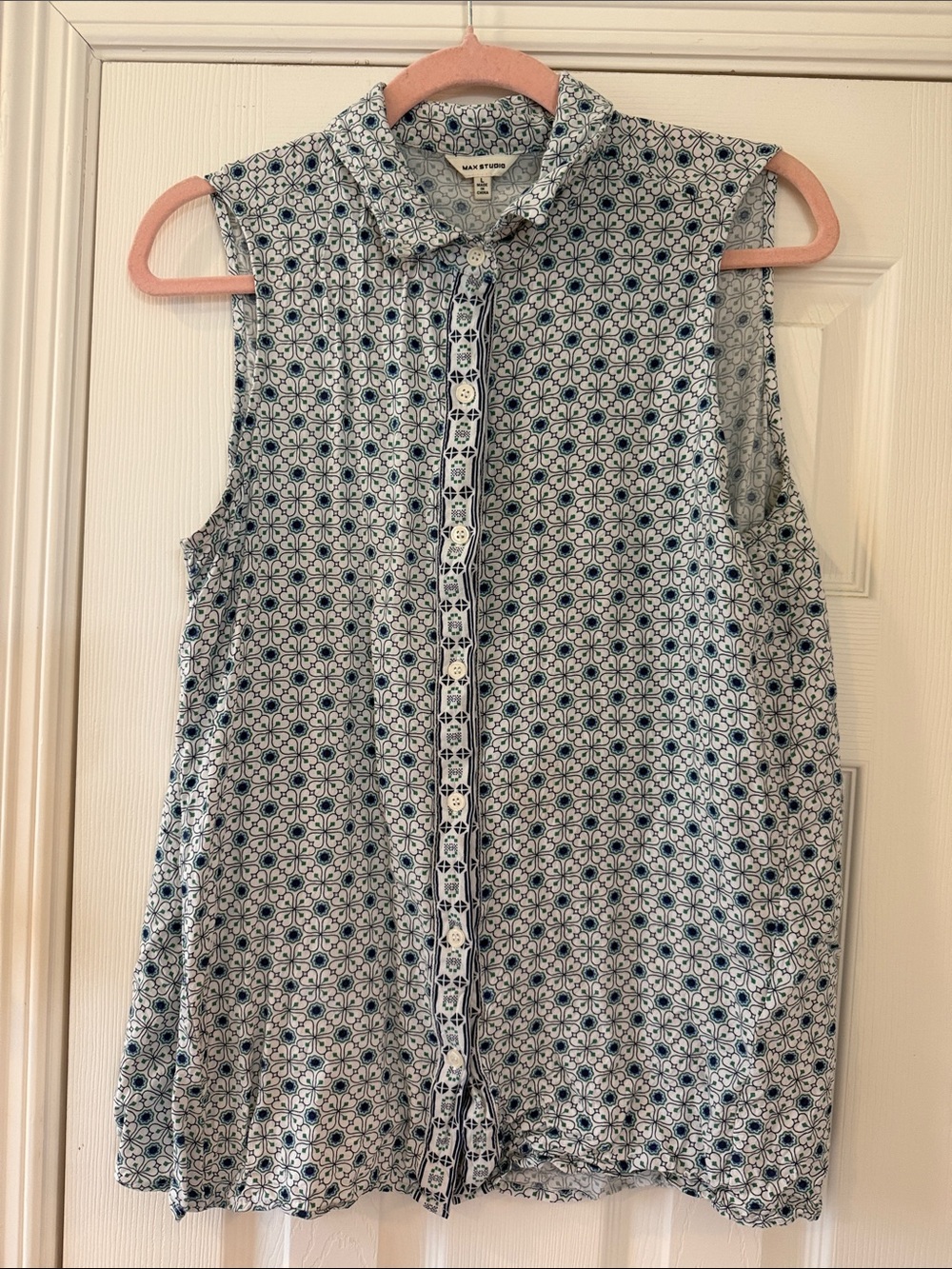 Max Studio Blue, Green and White Floral Sleeveless Button-Front Camisole